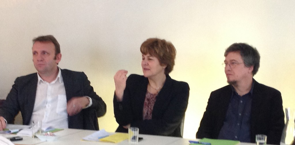 Jean-Philippe Magnen, Dominique Voynet et Michel Perrier lors d ela conféren e de presse qui a suivi  la rencontre avec la commission