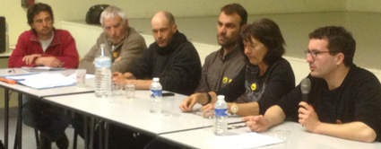 A la tribune de gauche à droite : Etienne, Julien Durand, Bastien, Vincent Peslier, Françoise Verchère et Dorian Piette.